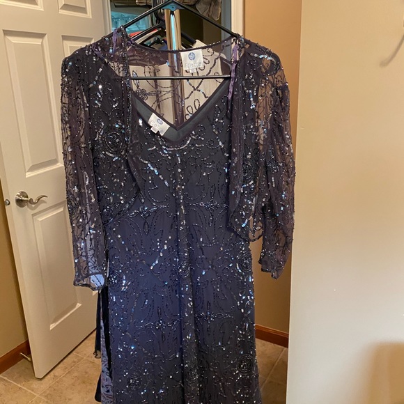Women formal dress - Picture 5 of 5